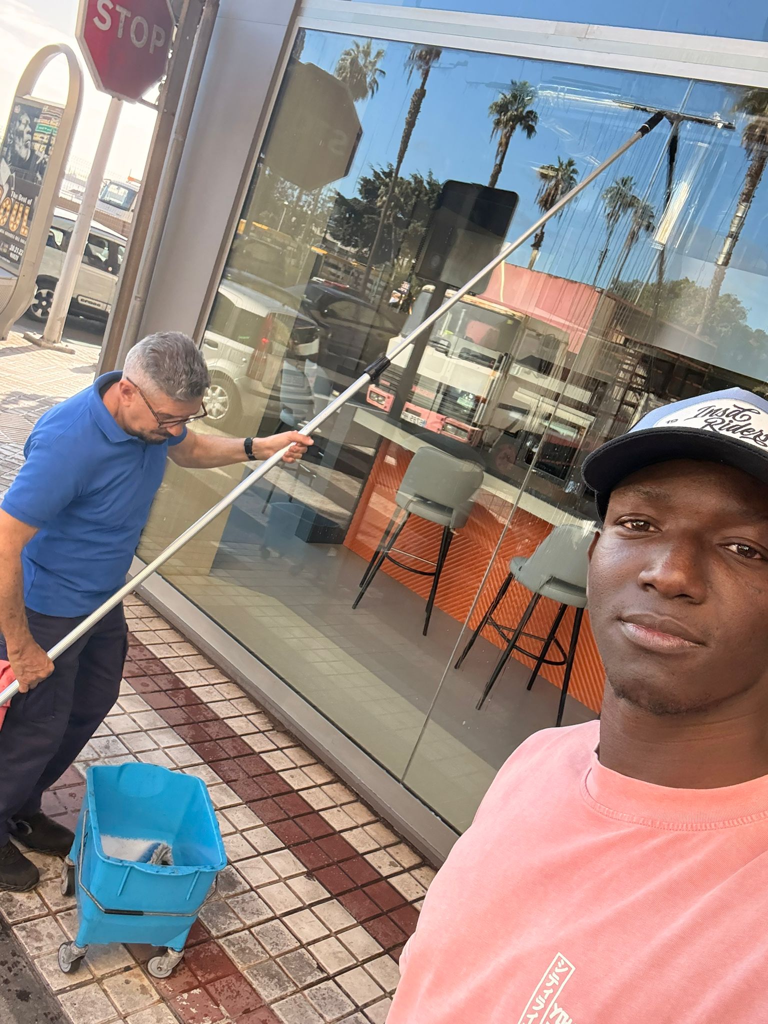 Escaparates de tiendas y negocios - Cristal Claro